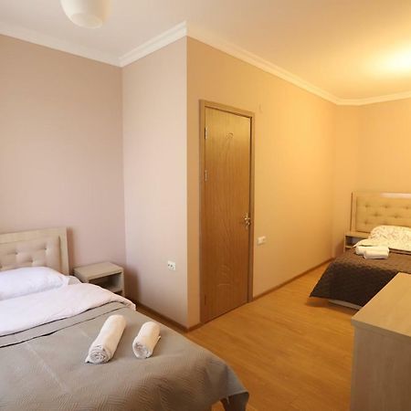 Hotel Hollywood Kutaisi Ngoại thất bức ảnh