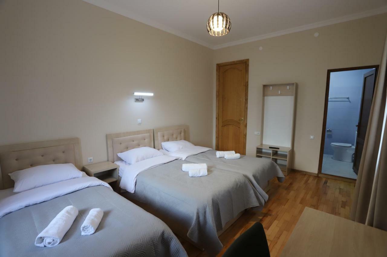 Hotel Hollywood Kutaisi Ngoại thất bức ảnh