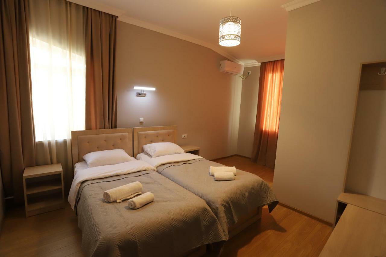 Hotel Hollywood Kutaisi Ngoại thất bức ảnh