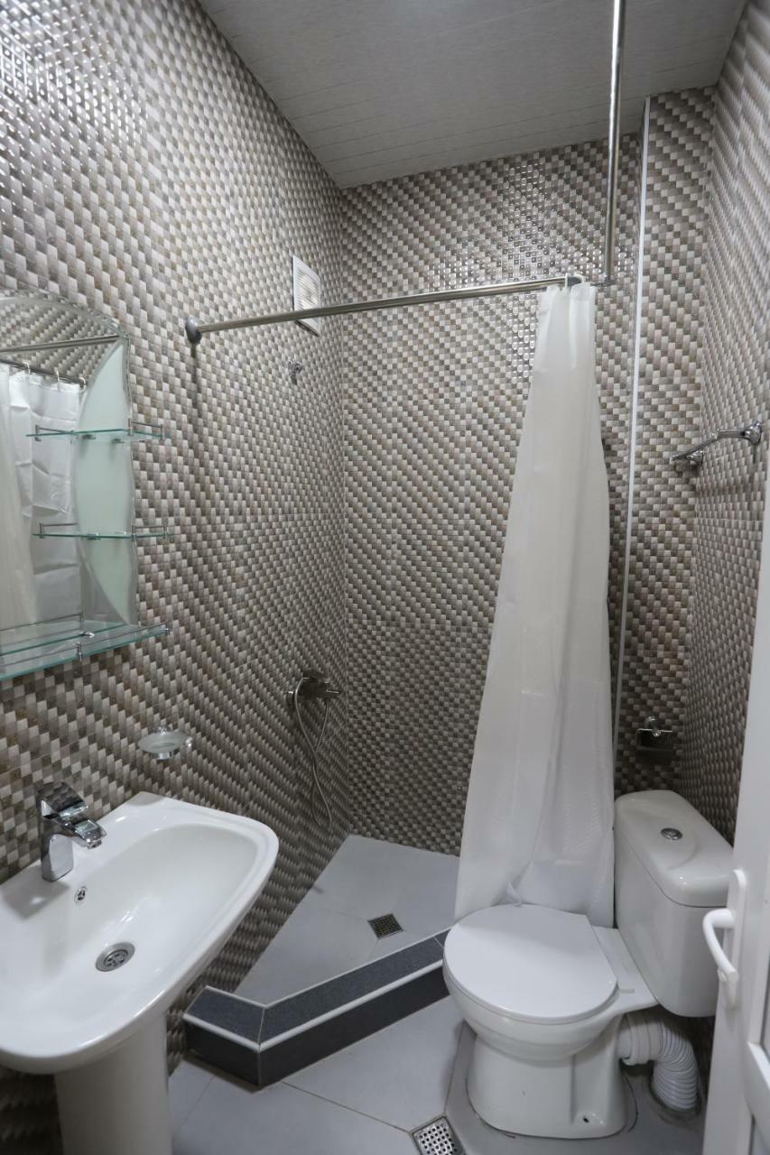 Hotel Hollywood Kutaisi Ngoại thất bức ảnh