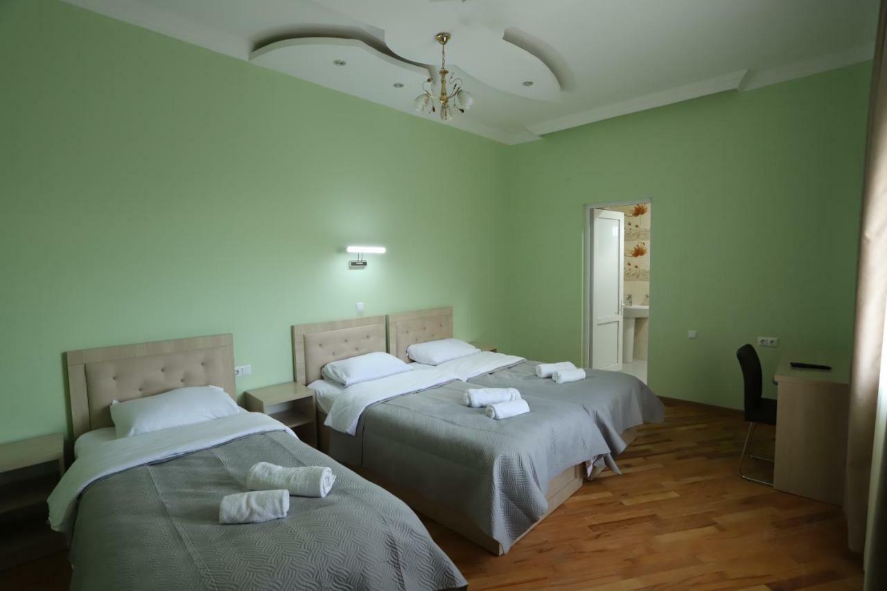 Hotel Hollywood Kutaisi Ngoại thất bức ảnh