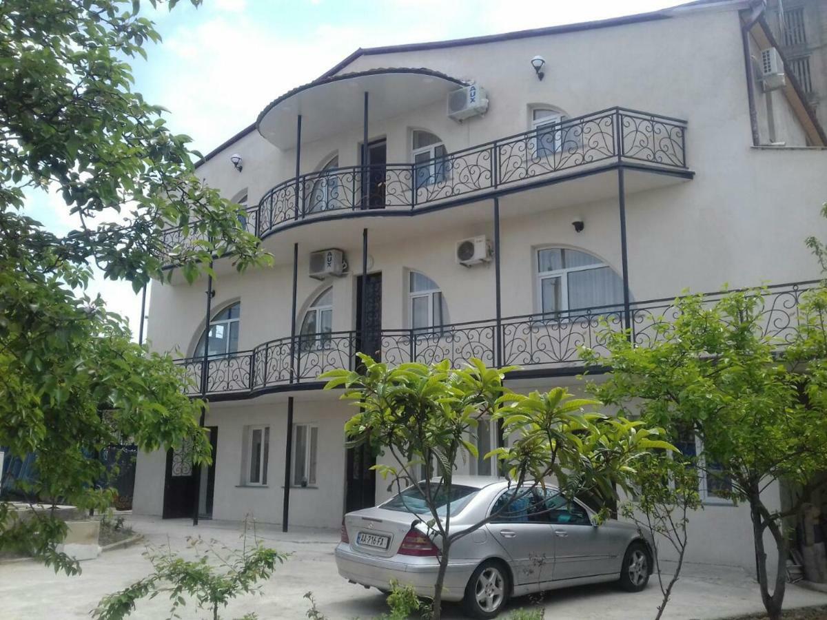 Hotel Hollywood Kutaisi Ngoại thất bức ảnh